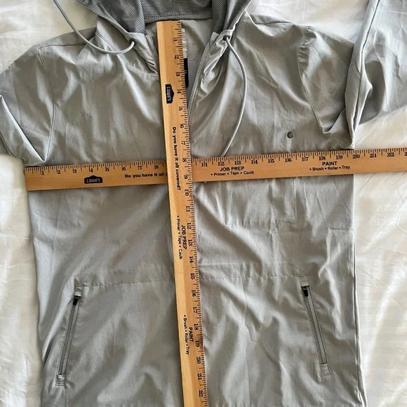 Vuori Outdoor Trainer Shell Gray Full Zip Hooded Jacket - Picture 5 of 7